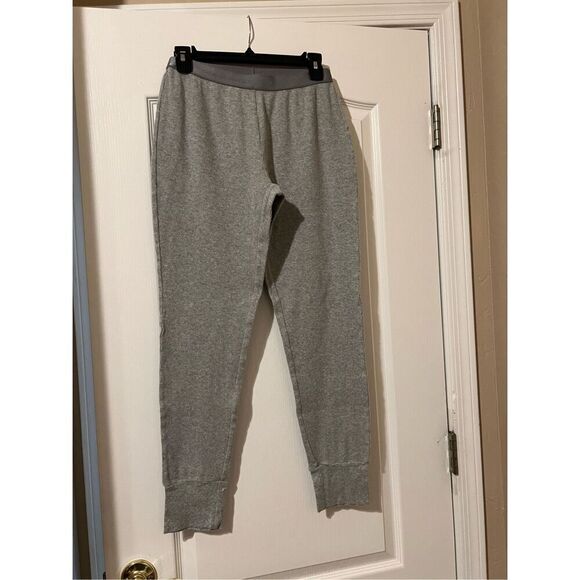 Victoria's Secret gray leggings, thermal look - Picture 2 of 5